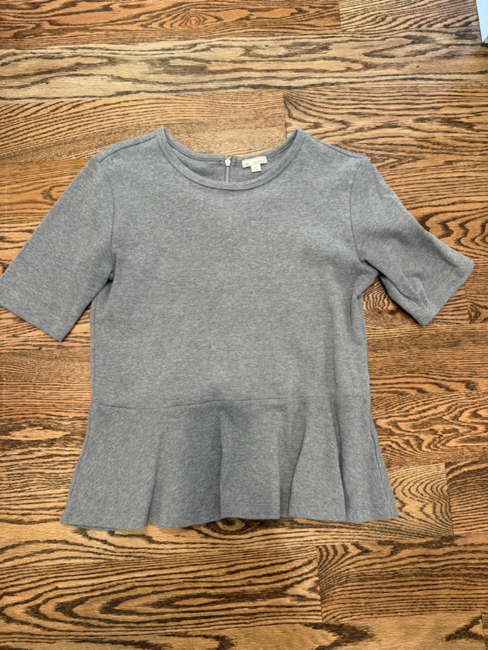 GAP Gray Short Sleeve Peplum Top